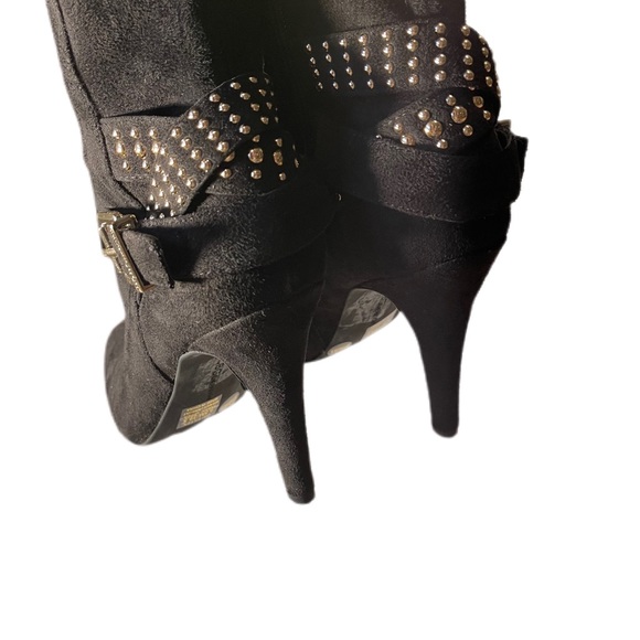 BCBG Pointed Toe Knee High Boots - Picture 5 of 7